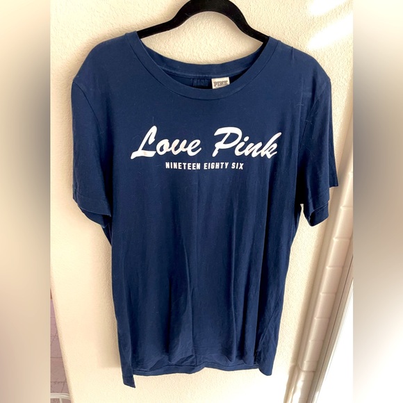 BNWOT Victoria’s Secret Pink Keyhole Tee - Picture 1 of 3